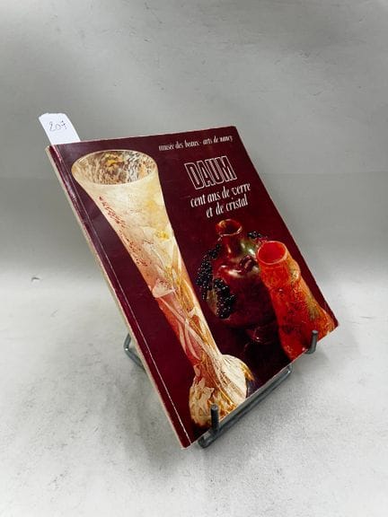 "Daum : cent ans de verre et de cristal" - Catalog
