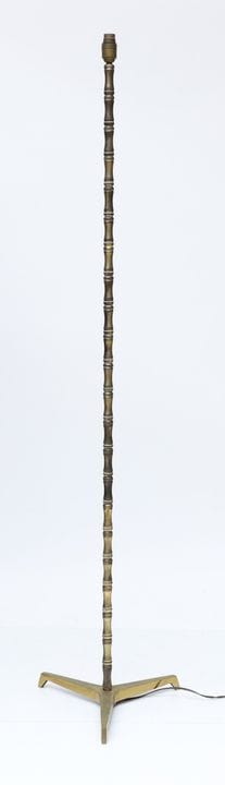 In the style of Maison BAGUES
Bronze floor lamp wi