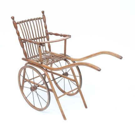Openwork wooden children's cart - Early 20th centu