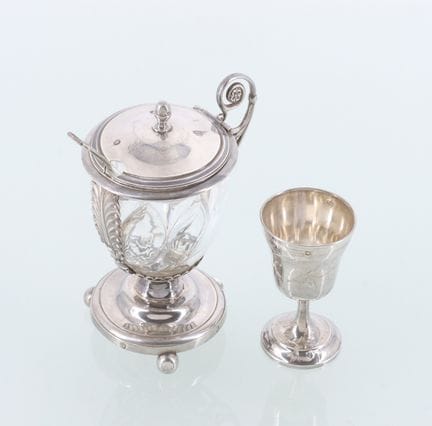 Silver set (950 mil.) consisting of: A mustard spo