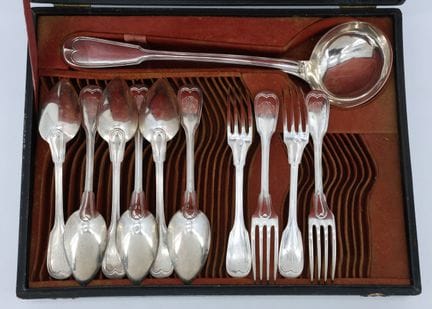 A 950-thousandths silver housekeeping set (Minerve