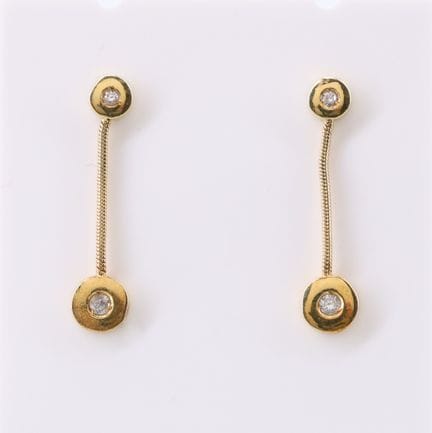 Pair of 18-karat yellow gold earrings (750) set wi