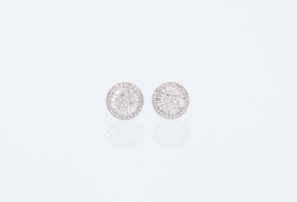 Pair of 18-karat white gold (750) earrings set wit