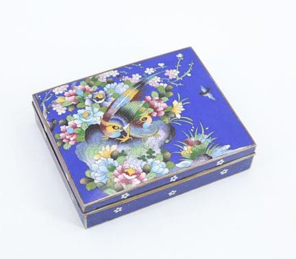 Enameled metal card box decorated with Empress Fen