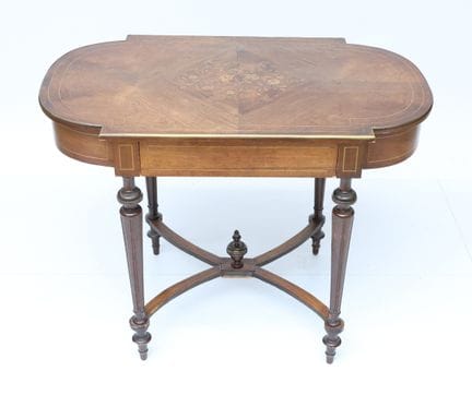 Rectangular coffee table with rounded sides, table