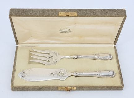 Fish-serving set with a silver-plated handle (800 