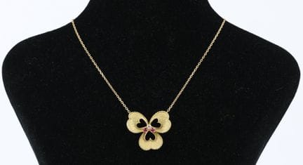 18-karat yellow gold (750 mil.) chain and pendant 