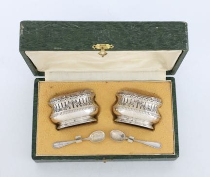 Pair of silver salt cellars and two salt scoops (9