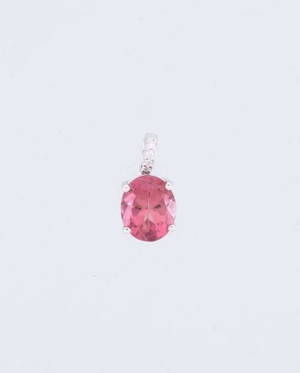 An 18-karat white gold pendant (750) set with an o