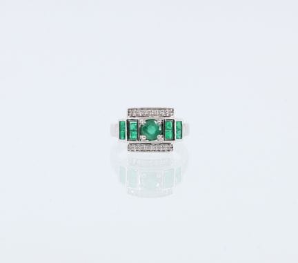 "Tank" ring in 18-karat white gold (750) with an e