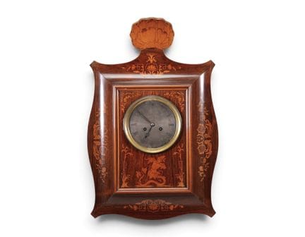 Wanduhr mit Intarsien, vermutlich eine italienisch