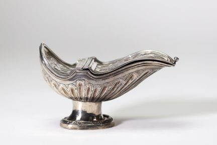 Solid silver shuttle, 18th century work, of elonga