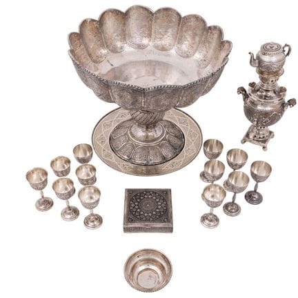 GRAN JUEGO DE MESA DE PLATA DE CINCO PIEZAS Y CUBI