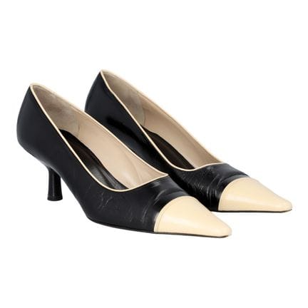 Escarpins CHANEL VINTAGE, taille 38,5. Modèle en c