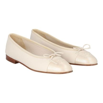 Ballerines CHANEL, taille 38,5. Cuir beige avec bo