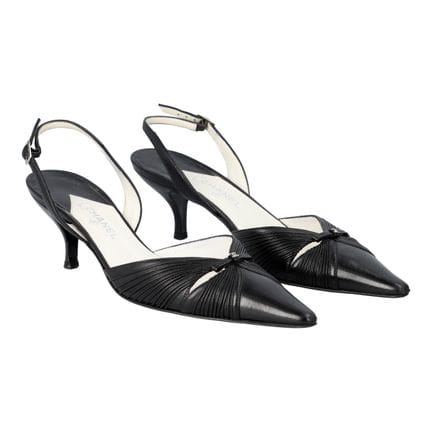 Escarpins CHANEL VINTAGE, taille 38,5. Modèle en c