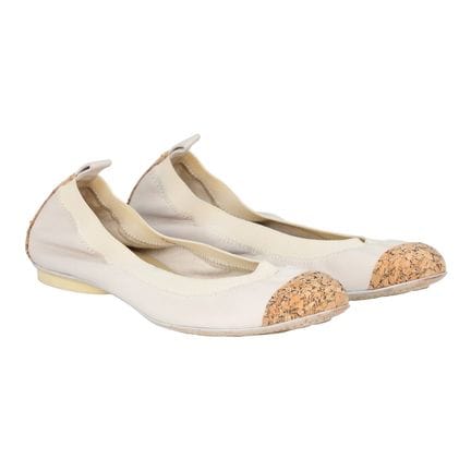 Ballerines CHANEL, taille 38,5. Cuir beige avec de