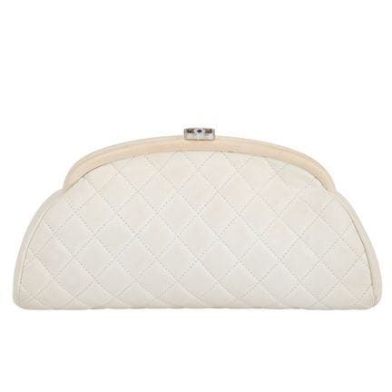 Pochette CHANEL, collection 2006/08. Cuir d'agneau