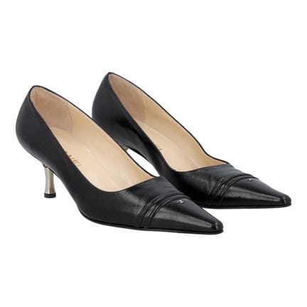 Escarpins CHANEL VINTAGE, taille 39. Modèle en cui