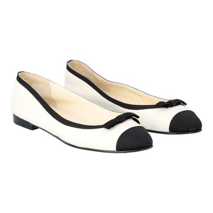 Ballerines CHANEL VINTAGE, taille 38,5. Modèle cou