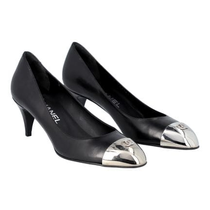 Escarpins CHANEL VINTAGE, taille 39. Modèle en cui