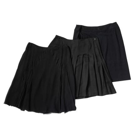 香奈儿复古精品店 裙装套装，尺码约42，系列：P1998/A2002/C1999。三款黑色款式。有穿