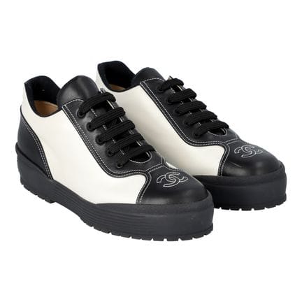 Baskets CHANEL VINTAGE, taille 40. Modèle multicol