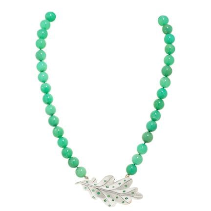 Collana in crisoprasio con foglia di quercia incas