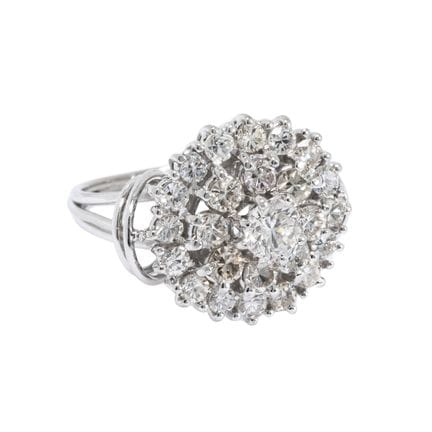 Ring mit Diamanten von zus. ca. 2,5 ct,  davon mit