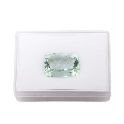Berillo verde sfuso da 84,1 ct, di un attraente co