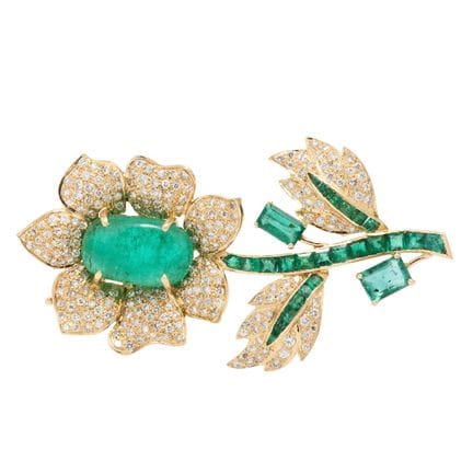 Brosche in Blumenform mit Brillanten zus. ca. 2,6 