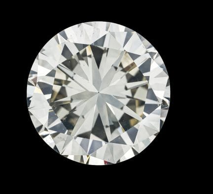 Gran brillante de 7,00 ct, blanco teñido (L) / SI1
