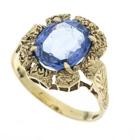 Ceylon Sapphire Ring GG 750/000 with an oval-facet
