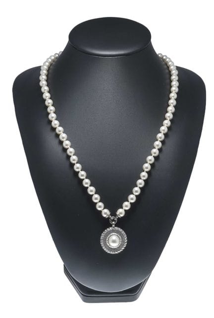 Collar de Pfeffinger con perlas de concha y colgan