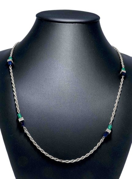 Collar sin fin de ágata verde y lapislázuli, plata