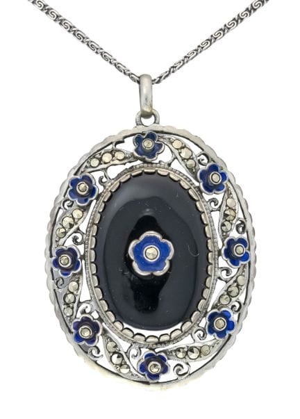 Fahrner enamel pendant, 800/000 silver with black 