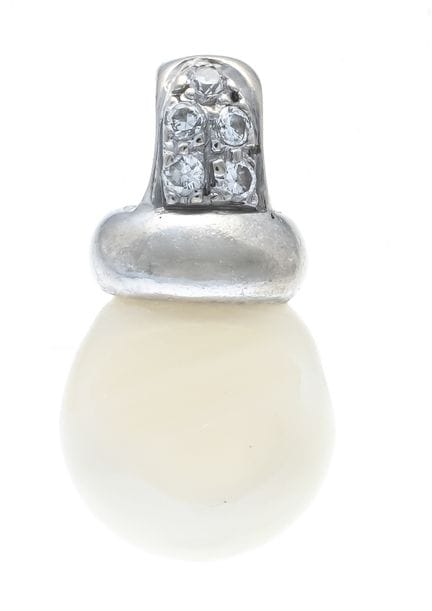 Pendentif perle et brillants WG 750/000 avec une p