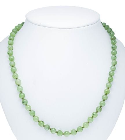Jade necklace with a box clasp and SI-Acht GG 585/