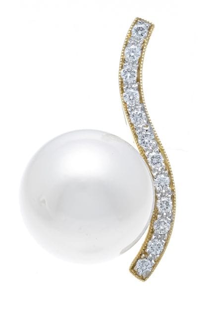 South Sea Brilliant Pendant GG 750/000 featuring a