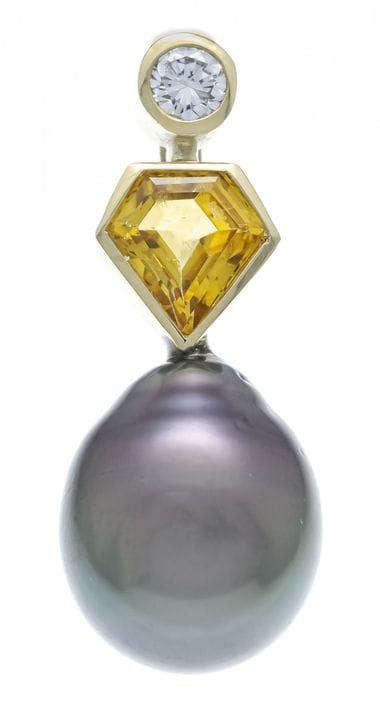 Tahitian Pearl and Sapphire Pendant GG 585/000 fea