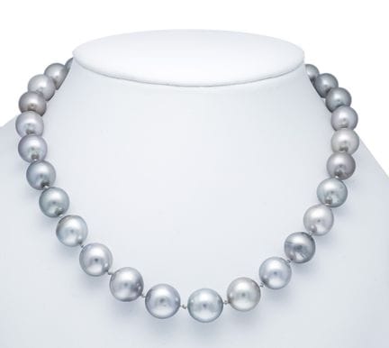 Tahitian pearl necklace with a ball clasp (WG 750/