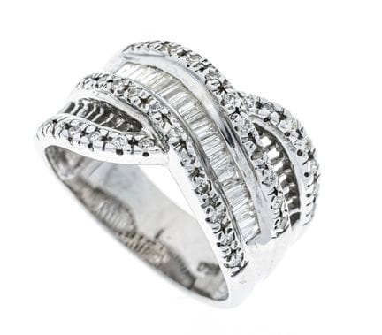Crossover Diamond Ring WG 750/000 with 21 baguette