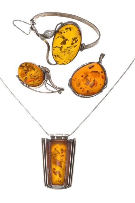5-piece amber set in silver, including 1x Fischlan