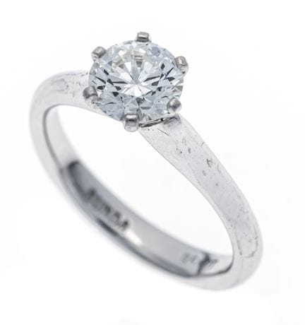 Anillo solitario «Bunda» con un brillante de plati