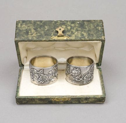 Paire de ronds de serviette, France, vers 1900, ar