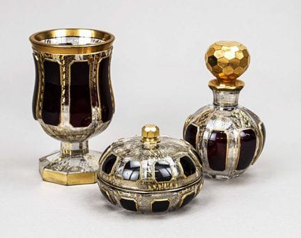 Ensemble de trois pièces, XXe siècle, verre transp