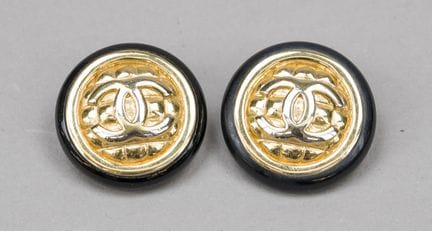 Chanel, coppia di grandi orecchini a clip vintage,