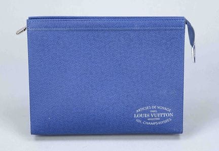 Louis Vuitton, pochette de voyage Taiga, cuir Taig