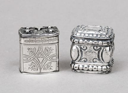 Deux petites boîtes, Pays-Bas, vers 1900, argent 8
