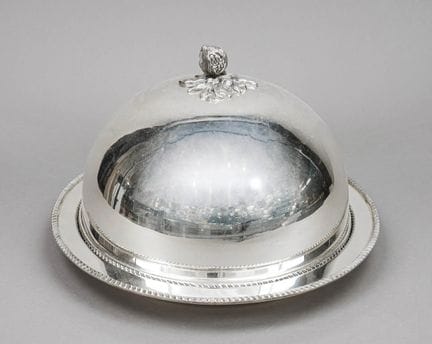 Vassoio rotondo con campana, Inghilterra, XX secol